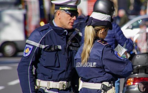 concorso per Agenti di polizia locale Comune Saronno